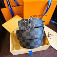 Cinturón Louis Vuitton Damier Negro Piel Reversible  segunda mano   México 