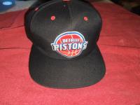 Gorra Pistons Detroit Nba Mitchell And Ness Satin Snapback) segunda mano   México 