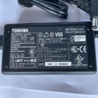 Cargador Toshiba 100% Original 15 V. 4 Amp 65 W., usado segunda mano   México 