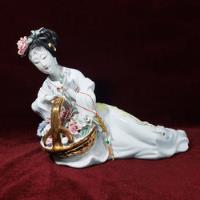 Antigua Figura Geisha Porcelana Con Canasta Flores, Dañada segunda mano   México 